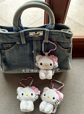 可爱俏咪爱心扣kt包包挂件