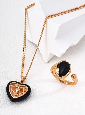 复古黑色爱心滴釉项链 时尚百搭