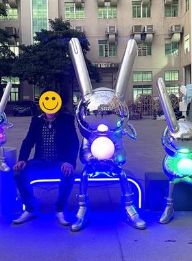 潮牌太空月光兔大摆件玻璃钢酒吧KTV门店落地装饰电镀卡通兔雕塑