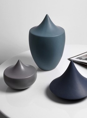 北欧现代简约艺术陶瓷摆件创意客厅电视柜橱窗样R板房家居软装饰