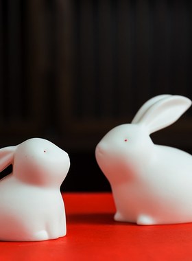 可爱风陶瓷动物小玉兔摆件一对小兔子桌面书桌创意手工艺品小摆设