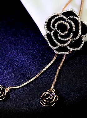 2024年日韩新款黑色玫瑰花吊坠水晶毛衣链长款百搭简约民族项链女