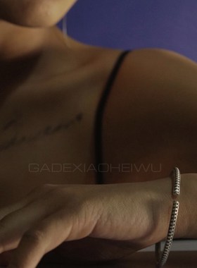 呷的小黑屋纯银手镯999纯银女手镯民族风极简风高级凉山彝族手镯