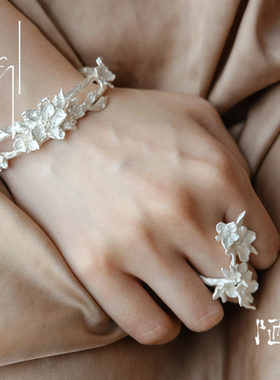 陋Lou樱花开口手镯女