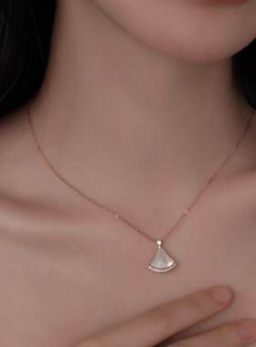 轻奢贝母红色扇形锁骨链镀金