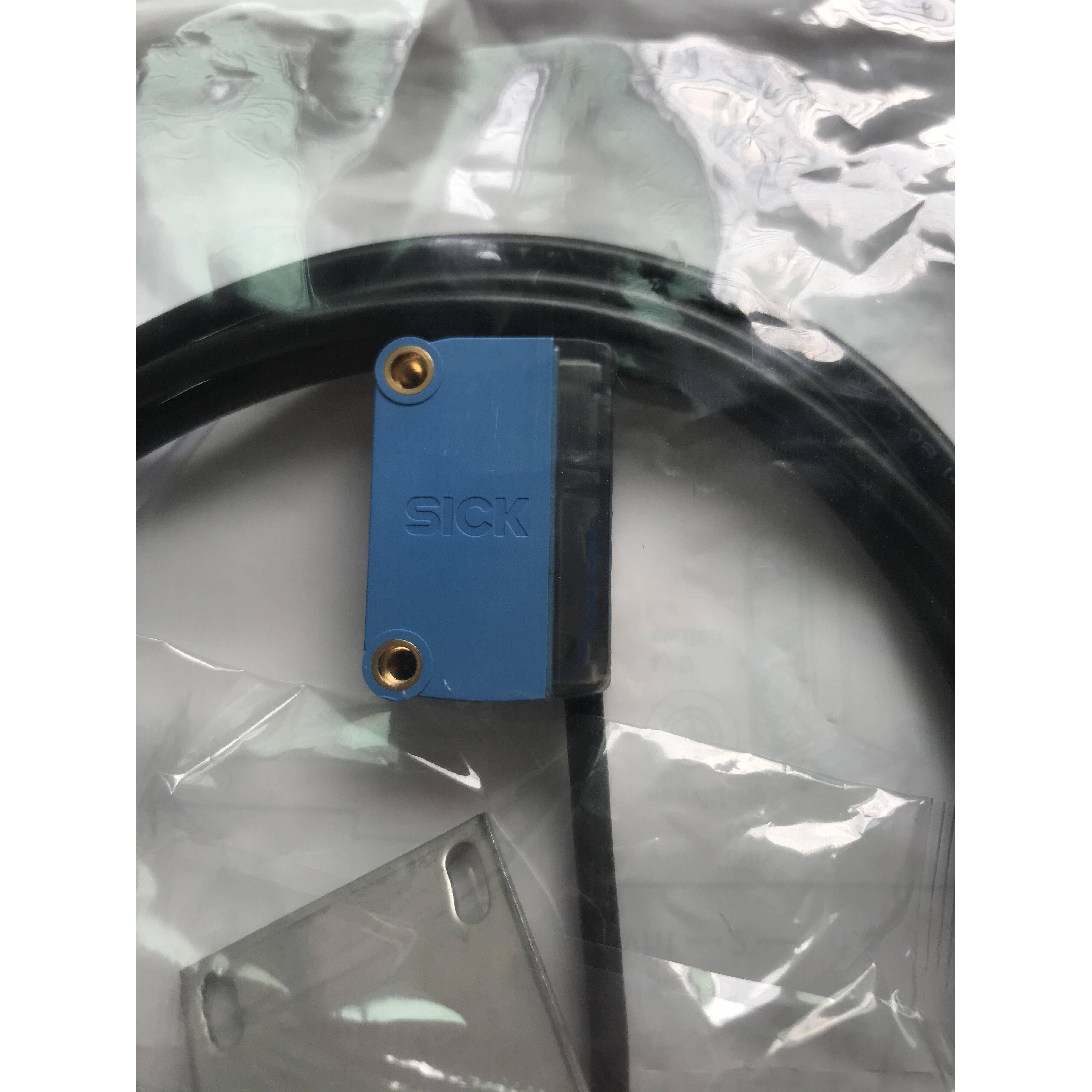 全新原装德国SICK西克GTB6-N1211漫反射光电开关传感器GTB6-N1212 - 图0