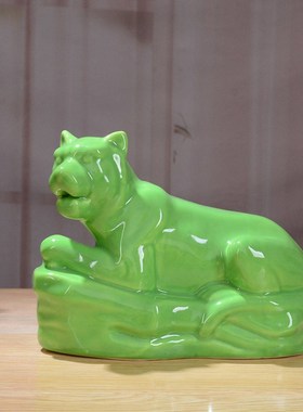 陶瓷老虎摆件十二生肖白色属相现代动物办公室工艺品招财镇宅装饰