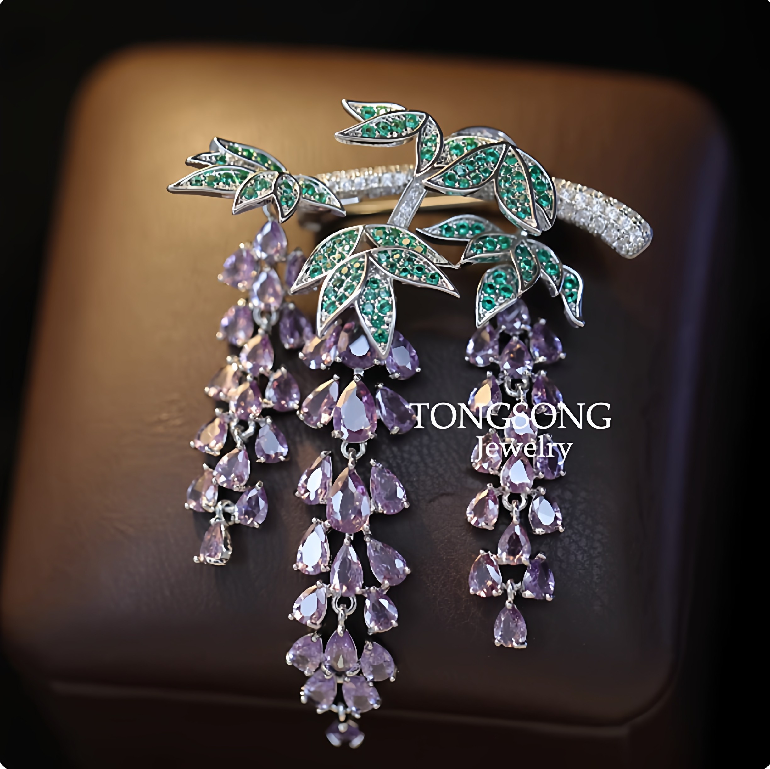 【紫晶藤梦】紫藤花胸针灵动流苏微镶女紫锆石优雅配饰胸花别针,淘宝优惠券,粉丝福利购,淘宝优惠卷