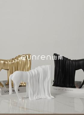 现代简约象物雕塑马摆件售楼处IOE样抽板房厅玄客关动家居艺术装