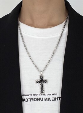欧美嘻哈十字架吊坠男士项链男潮牌小众设计毛衣链暗黑风男生配饰
