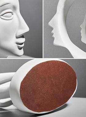 北欧家居装饰品样板房玄关酒柜抽象创意人物摆件新婚房间布置摆设