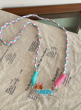 夏季出游度假便携式斜跨挂绳手机壳背夹女防摔Q防丢神器背带配饰