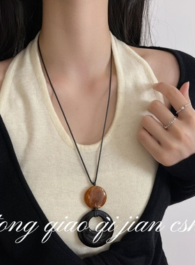 长款黑琉璃圆环吊坠黑绳项链仙女