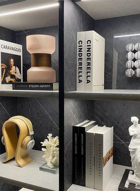 现代样板间家居软装饰品玻璃树脂创意工艺品书房Z