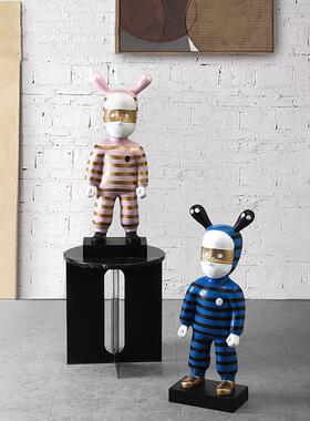 北欧卡通风人物大型轻奢创意落地摆件客厅电视柜旁样板房家居装饰