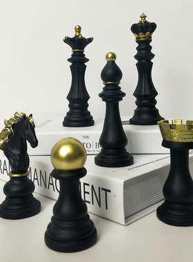 国际象棋摆件创意家居客厅办公室轻奢工艺礼品摆饰树脂西洋棋具装
