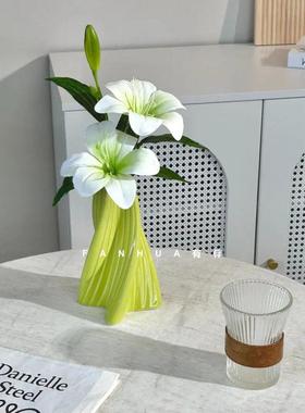 仿真百合花卉插花装饰摆设客厅餐桌高端轻奢花瓶假花花艺绿植摆件