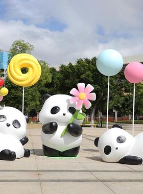 户外创意玻璃纤维卡通熊猫雕塑景区签到商场摄影园景观装饰大型摆