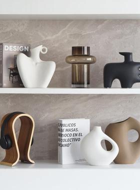 现代格调高级感大地色艺术软装饰品摆件高档轻奢家居客厅酒柜摆设