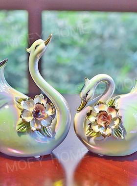 创意陶瓷天鹅摆件家居饰品客厅电视柜酒柜装饰品结婚礼物送新人