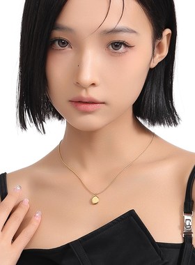 法式复古金色字母吊坠项链女轻奢小众设计锁骨毛衣链秋冬链子配饰