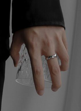 钛钢不掉色莫比乌斯环戒指男女小众设计高级冷淡风简约食指指环女