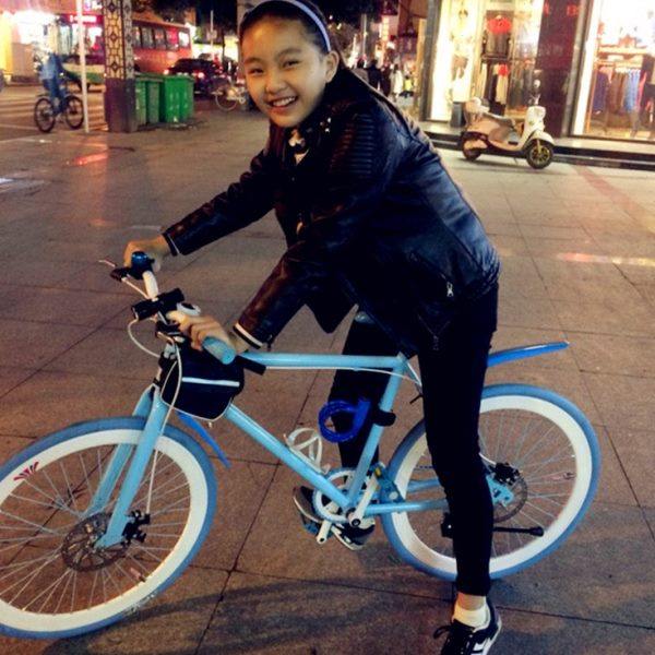 死飞自行车男女24寸26寸荧光公路单车学生实心胎活飞自行车双碟刹,淘宝优惠券,粉丝福利购,淘宝优惠卷