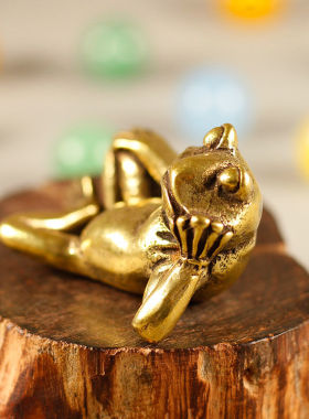 复古实心纯黄铜青蛙摆件卡通迷你卧睡坐禅笔搁手把件茶宠古玩镇纸