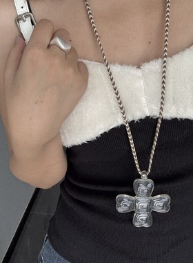 博主同款透明十字花朵吊坠项链女ins风时髦简约百搭长款毛衣链配