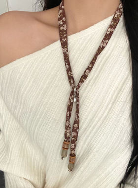 秋冬咖色十字架爱心丝巾项链女复古美拉德碎花毛衣链时尚百搭配饰