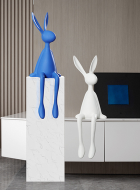 现代卡通彩色坐姿兔子雕塑摆件儿童房酒店吧台会所售楼处桌面装饰