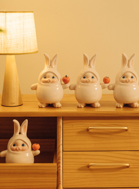 创意兔子c摆件女生生日礼物定制桌面家居客厅玄关电视柜办公室装