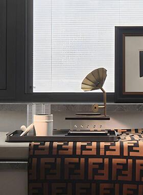 现代简约轻奢样板间飘窗组合摆件托盘水晶留声机香薰创意搭配饰品