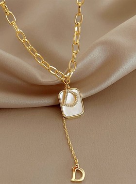 轻奢小众设计D字母毛衣链r女2022年新款高级感网红锁骨链短款项链