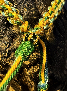 BUDDIA手工编织彩色流苏手链