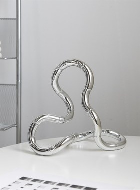 现代高级感艺术摆件电镀s银莫比乌斯环抽象几何样板间家居装饰摆
