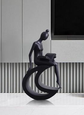 创意抽象艺术摆件高级感小众轻奢高档客厅个性人物造型电视柜装饰