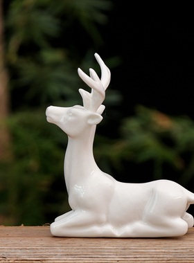 精品陶瓷小鹿家居饰品摆件吉祥物白瓷工艺品一鹿平安车载车内装饰