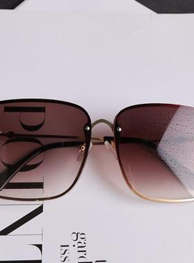 样板房衣帽间化妆台软装饰品眼镜太阳眼镜卧室轻奢风拍摄道具小摆