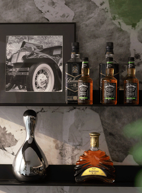 样板间餐桌餐边柜水吧台酒柜装饰酒道具酒醒酒器洋酒雪茄主题摆件