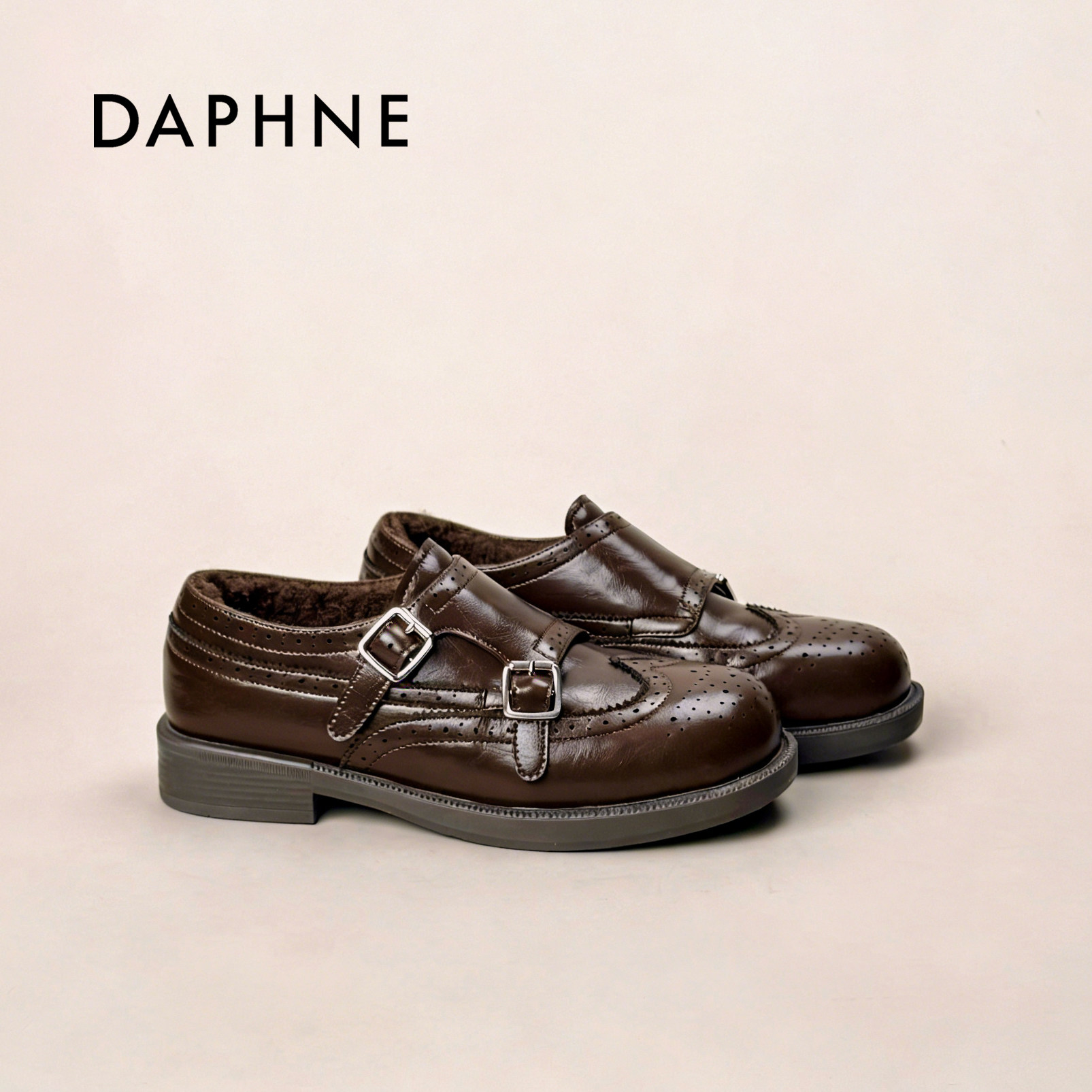 达芙妮真皮加绒小皮鞋女2025新款冬季保暖复古布洛克一脚蹬乐福鞋,淘宝优惠券,粉丝福利购,淘宝优惠卷