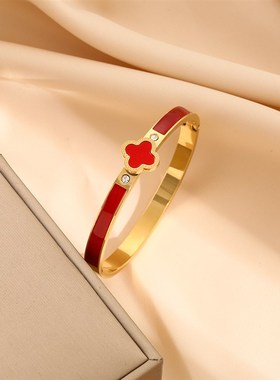 亚马逊电商跨境幸运四叶草钛钢手镯 轻奢珐琅Q高级高保色欧美风女