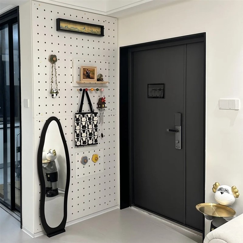 Solid wood hole board custom entry door Q-port display rack wooden wall wall storage layer shelf porch storage