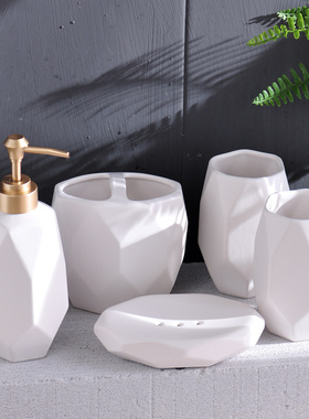 现代简约摆件装饰卫o生间洗漱用品套装浴室洗手台洗脸台软装摆设