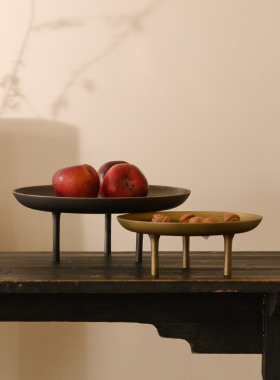 现代新中式铝制三足果盘托盘摆件侘寂风样板N间民宿酒店客厅装饰