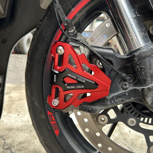 适用春风250SR 450nk/250 650改装配件前轮刹车卡钳保护盖800MT - 图0