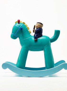 稀奇艺术瞿广慈《一马当先》卡通摇马桌面P雕塑摆件装饰礼品