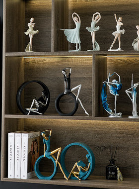 高档轻奢a人物摆件创意家居客厅电视酒柜玄关装饰品办公室桌面摆