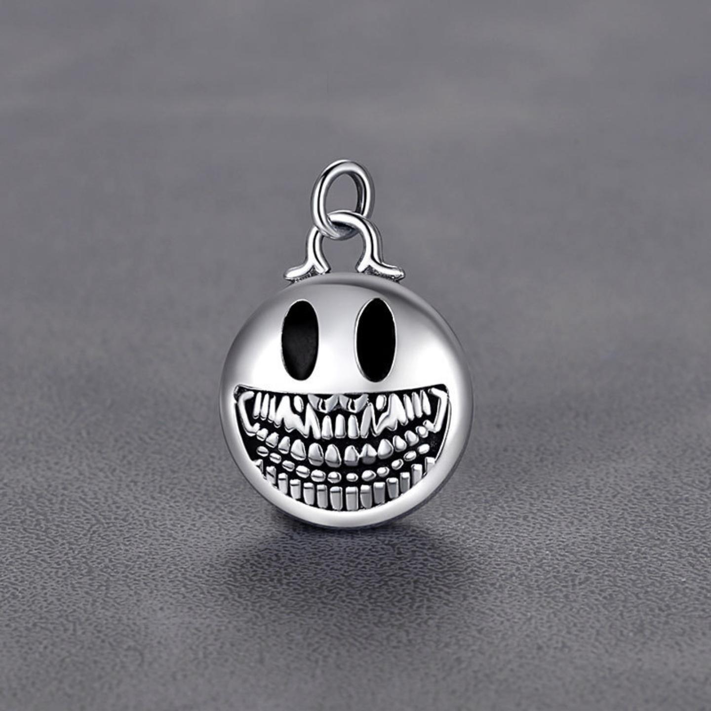 s925纯银露骨笑脸吊坠女日韩个性泰银ins风挂饰DIY项链配件潮酷女 - 图1