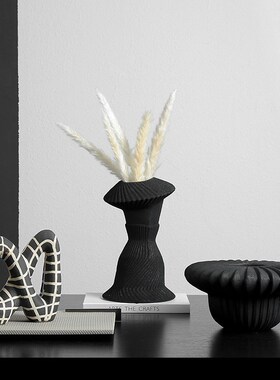 现代简约黑白几何抽象陶瓷套环家居摆件饰品客厅高级感装饰工艺品